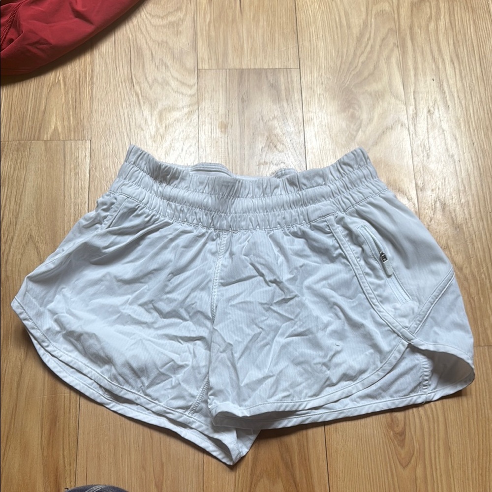 Lululemon Tracker Short V *4"